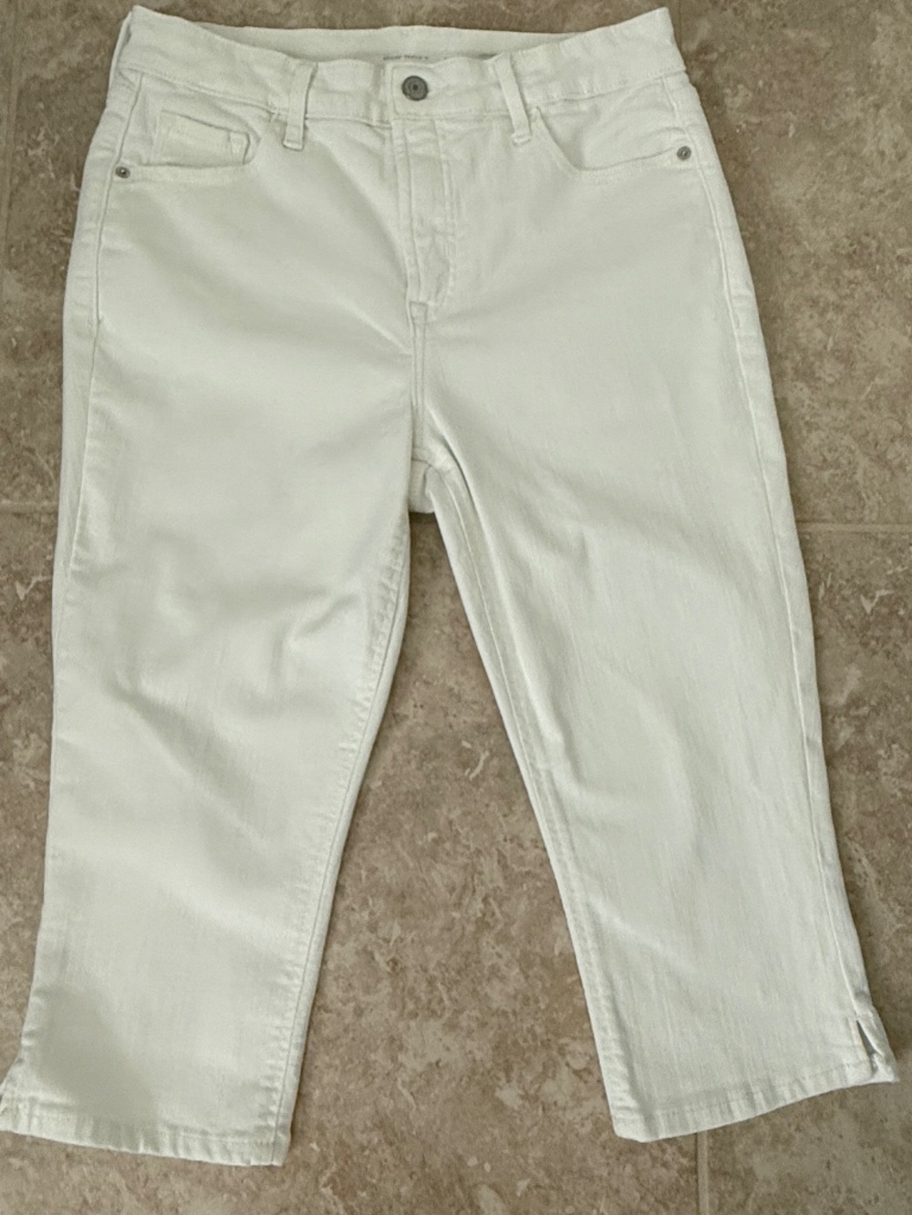 Old Navy white capris size 8